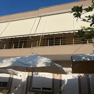 Villa Roel 1 -Apartments Near The Beach Vlore Apartamento